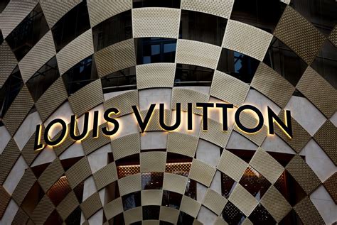 Louis Vuitton hires advertising chief to run communications